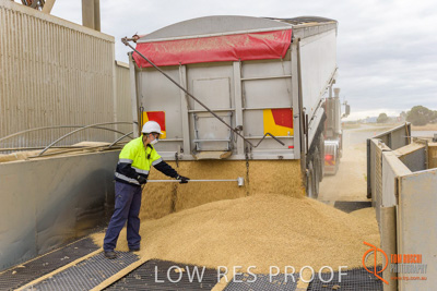 April 2017 / TRUCK_UNLOADING_SAMPLING_063_170427