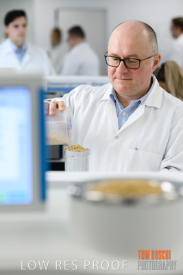 June 2018 / LAB_sample_measuring_female-male_180601_055