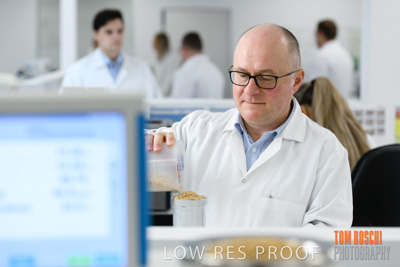 June 2018 / LAB_sample_measuring_female-male_180601_057