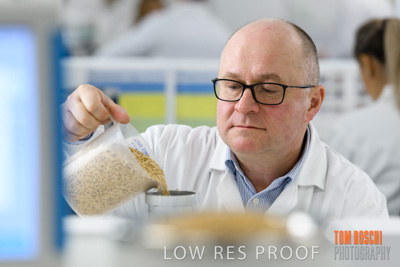 June 2018 / LAB_sample_measuring_female-male_180601_072