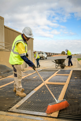 April 2019 / SWEEPING_190401_143