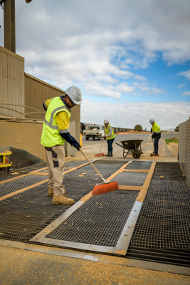 April 2019 / SWEEPING_190401_144