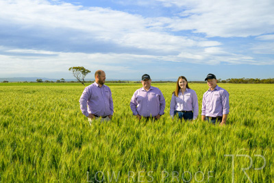 October 2022 / KANGAROO-FLAT-0582