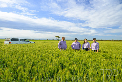 October 2022 / KANGAROO-FLAT-0588