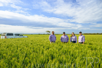 October 2022 / KANGAROO-FLAT-0589