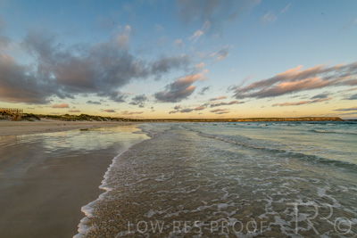 January 2023 / BEACH-SCENES_230104_037_WebRes