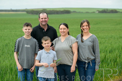 September 2024 / Malinong(SA)-Family_240925-_Z9C8440