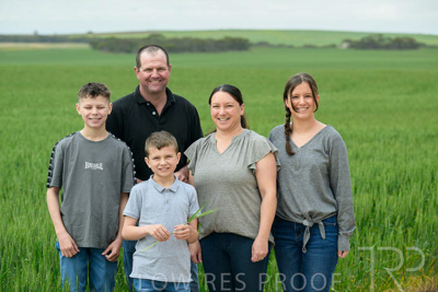 September 2024 / Malinong(SA)-Family_240925-_Z9C8442