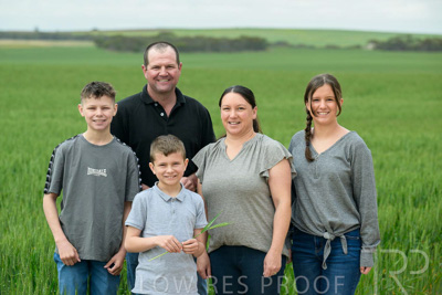 September 2024 / Malinong(SA)-Family_240925-_Z9C8448