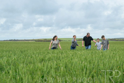 September 2024 / Malinong(SA)-Family_240925-_Z9C8488