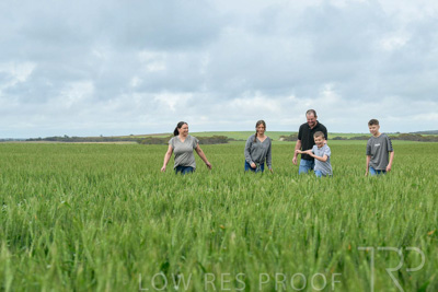 September 2024 / Malinong(SA)-Family_240925-_Z9C8491