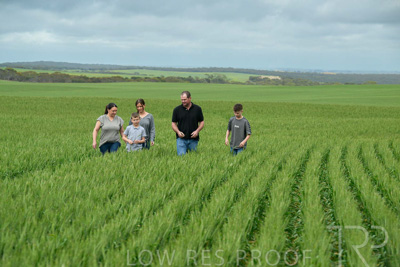 September 2024 / Malinong(SA)-Family_240925-_Z9C8510