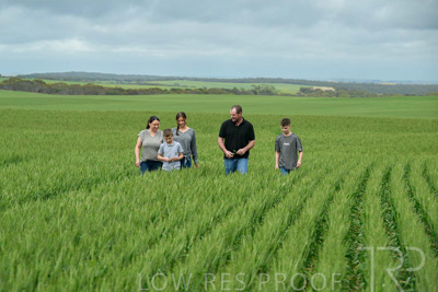 September 2024 / Malinong(SA)-Family_240925-_Z9C8513
