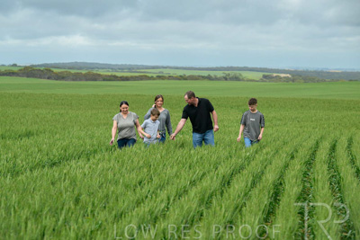 September 2024 / Malinong(SA)-Family_240925-_Z9C8516