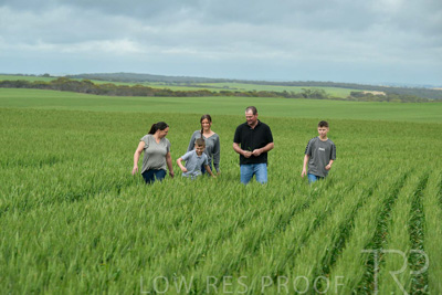 September 2024 / Malinong(SA)-Family_240925-_Z9C8521