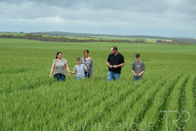September 2024 / Malinong(SA)-Family_240925-_Z9C8524