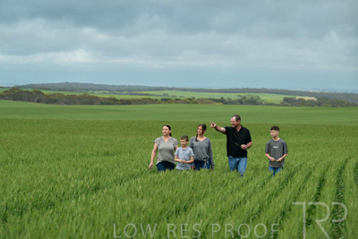 September 2024 / Malinong(SA)-Family_240925-_Z9C8557