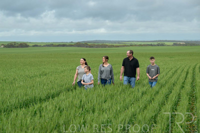 September 2024 / Malinong(SA)-Family_240925-_Z9C8595