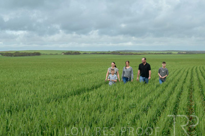 September 2024 / Malinong(SA)-Family_240925-_Z9C8601