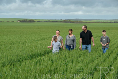 September 2024 / Malinong(SA)-Family_240925-_Z9C8608