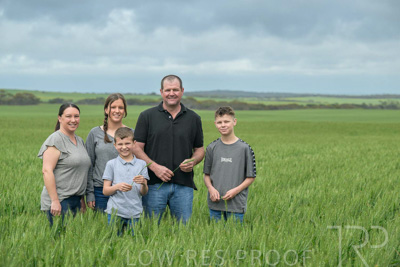 September 2024 / Malinong(SA)-Family_240925-_Z9C8619