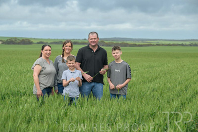 September 2024 / Malinong(SA)-Family_240925-_Z9C8626