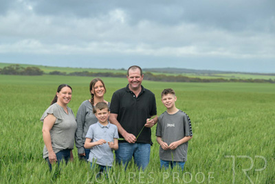 September 2024 / Malinong(SA)-Family_240925-_Z9C8637