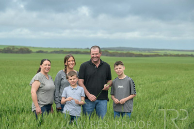 September 2024 / Malinong(SA)-Family_240925-_Z9C8639