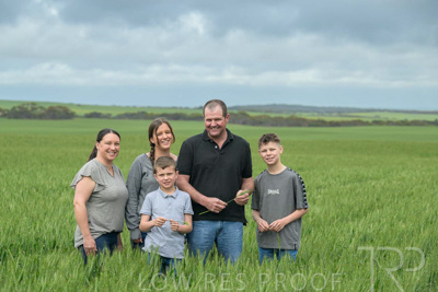 September 2024 / Malinong(SA)-Family_240925-_Z9C8645