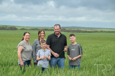 September 2024 / Malinong(SA)-Family_240925-_Z9C8652