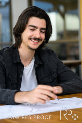 April 2022 / CARERS-SA-YOUNG-CARERS_220429_070