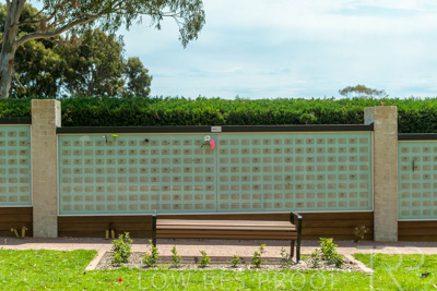 December 2023 / Contemplation-Court_231205_85E4914