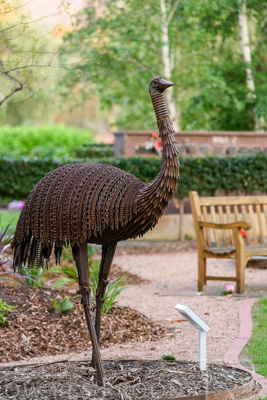 September 2023 / Emu-Statue_230928_85E2447