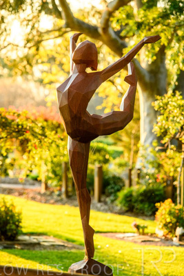 September 2023 / Endless-Dance-Statue_230928_85E2429