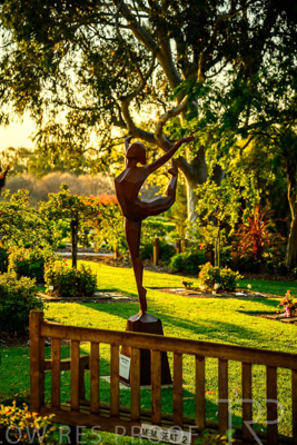 September 2023 / Endless-Dance-Statue_230928_Z9C3018