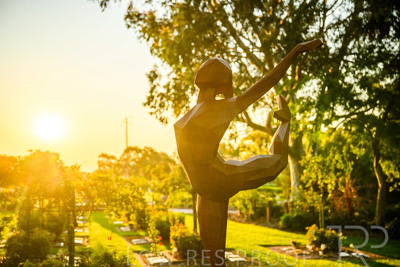 September 2023 / Endless-Dance-Statue_230928_Z9C3093