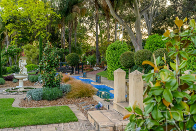 October 2023 / Tuscan-Tropical-Herb-Garden_231011_Z9C9529