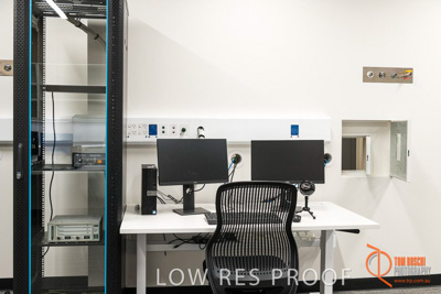 November 2018 / CHEESMAN_MOB_AISH_027_181115