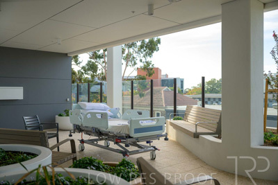 May 2024 / TQEH_Level_1_ICU_External_Patient_Balcony_240514_001