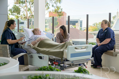 May 2024 / TQEH_Level_1_ICU_External_Patient_Balcony_240514_021