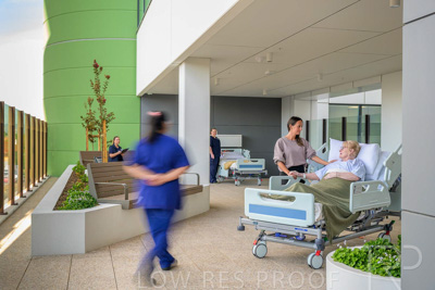 May 2024 / TQEH_Level_1_ICU_External_Patient_Balcony_240514_046