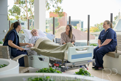 May 2024 / TQEH_Level_1_ICU_External_Patient_Balcony_240514_027