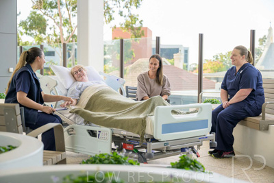 May 2024 / TQEH_Level_1_ICU_External_Patient_Balcony_240514_028