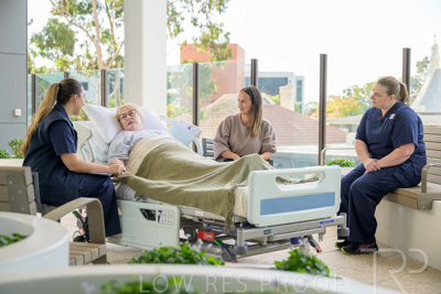 May 2024 / TQEH_Level_1_ICU_External_Patient_Balcony_240514_031