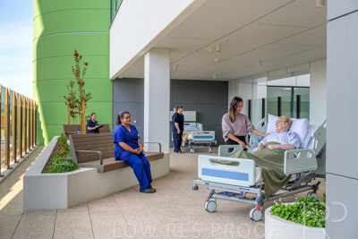 May 2024 / TQEH_Level_1_ICU_External_Patient_Balcony_240514_036