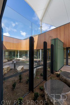 September 2025 / TQEH-MH-Courtyard-4__Z9C7561