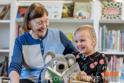 May 2019 / CHILD_READING_1013
