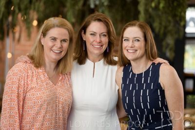 December 2021 / SASHA-PIPA-ZOE_211201_123