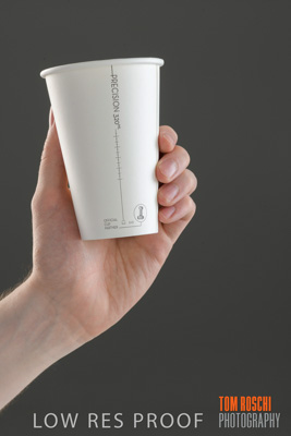March 2019 / PREC_CUP_320ml_IN_HAND_003