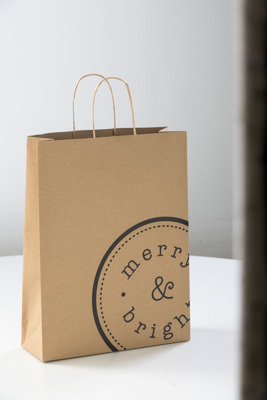 August 2022 / C210S0372-Merry& Bright_002